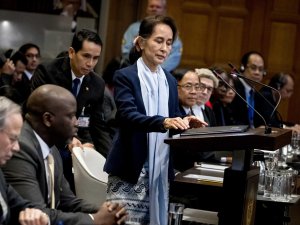 Myanmar lideri Suu Kyi, soykırım iddialarını reddetti