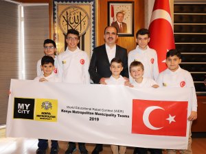 Altay, Dünya Robot Yarışmasına katılacak öğrencileri tebrik etti