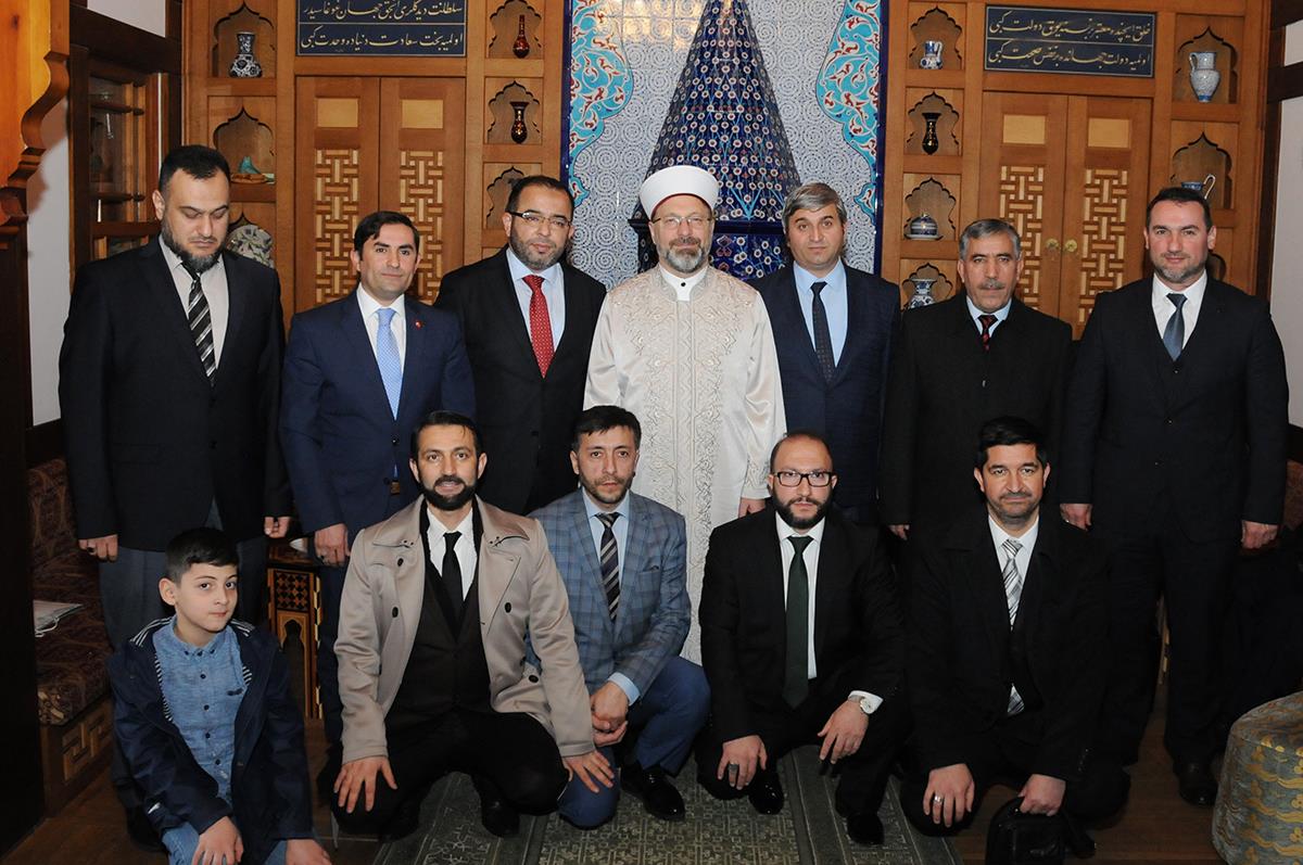 Diyanet İşleri Başkanı Ali Erbaş: "Müslümanca bir tavır içerisinde olmalıyız"