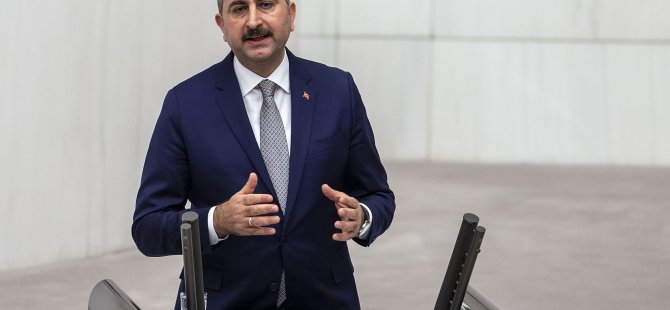 Abdulhamit Gül: Yargıya kimse leke düşüremez