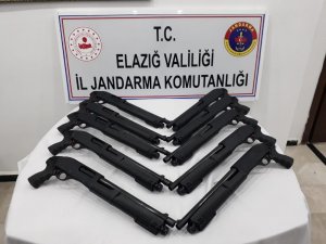 Elazığ’da seri numarasız 10 adet pompalı tüfek ele geçirildi