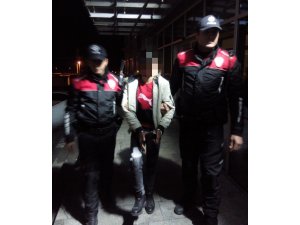 İnternette tartıştığı 3 kişi tarafından iş yerinde bıçaklandı