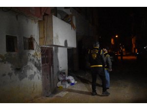 GÜNCELLEME - Adana'da aranan hükümlülere şafak operasyonu