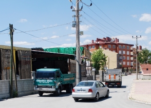 Konya'da ortada direk var yandan geç!
