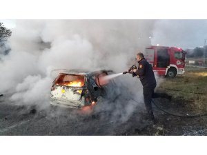 Eşinin aracını yakıp videosunu çekip ona gönderdi