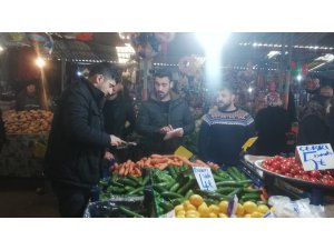 Pazar tezgahından meyve çalındı