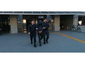 Uyuşturucu satıcısı jandarmadan kaçamadı