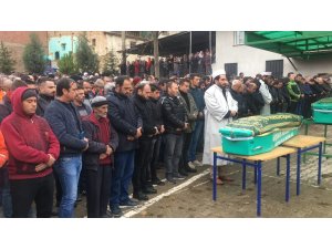 Trafik kazasında hayatını kaybeden 2 kişinin cenazesi toprağa verildi