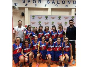 SANKO okulları Kurtuluş Kupası’nda aldı şampiyon oldu