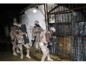 Adana’da DEAŞ operasyonu: 5 gözaltı