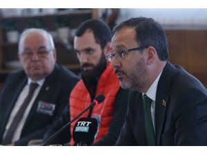 Bakan Kasapoğlu, Büyük Atatürk Koşusu’nu kazanan milli atletleri ağırladı