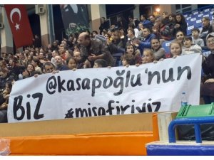 Aydınlı miniklerden Bakan Kasapoğlu’na pankartlı teşekkür