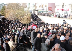 13. katlı binanın terasından düşerek ölen genç hakim toprağa verildi