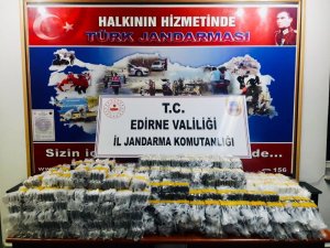 Yunanistan’dan ülkeye 4 bin 250 adet cep telefonu sokarken yakalandı