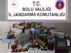 Jandarmadan ruhsatsız silah ve kaçak alkollü içecek operasyonu