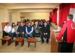 Şarkışla'da "Gençlik ve Güvenli Gelecek" konferansı