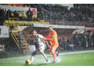Süper Lig: Alanyaspor: 0 - Antalyaspor: 0 (Maç sonucu)