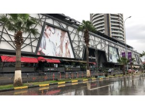 Hatay’da alışveriş merkezinde bıçaklı silahlı kavga: 1 ölü, 2 yaralı