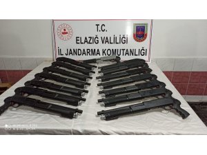 Elazığ’da jandarma  15 adet pompalı tüfek ele geçirdi