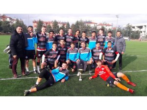 Isparta Spor Lisesi gol yemeden şampiyon oldu