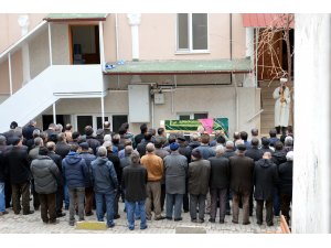 Eşi tarafından darbedilip öldürülen kadının cenazesi Tokat'ta defnedildi