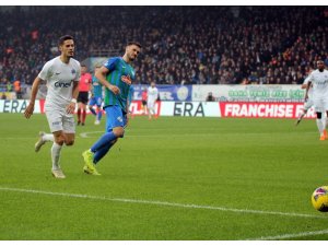 Süper Lig: Çaykur Rizespor: 0 - Kasımpaşa: 2 (İlk yarı)