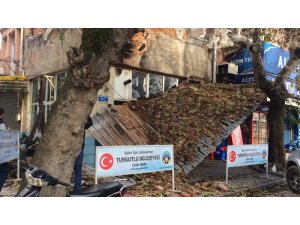 Tarihi kahvenin sundurması çöktü