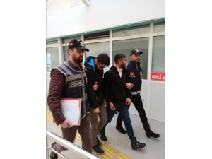 Eski Bakanı dolandıran şahıs tutuklandı