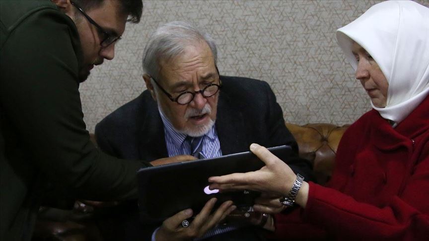 Prof. Dr. İlber Ortaylı'nın tercihi 'Teröre başörtülü yanıt' oldu