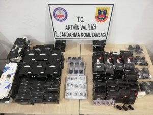Artvin’de gümrük kaçağı 459 adet, elektronik sigara parçası ele geçirildi