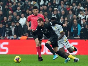 Süper Lig: Beşiktaş: 0 - Yeni Malatyaspor: 0 (İlk yarı)
