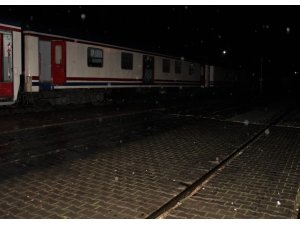 Elazığ’da duran 104 yolculu tren 10 saat sonra hareket etti