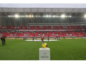 Sivasspor taraftarının koreografisi beğeni topladı