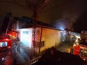 Malatya’da iş yeri yangını korkuttu