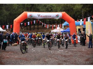 Kepez’in pedal şampiyonları ödüllendirildi