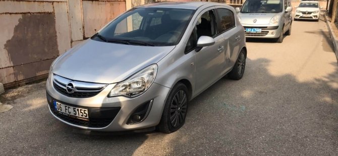Polisten kaçan hırsızlık şüphelisi polis aracına çarpıp yaya olarak kaçtı