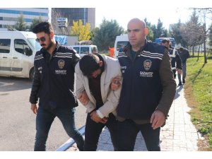 Devleti 1 buçuk milyon lira zarara uğratan hırsızlar yakalandı