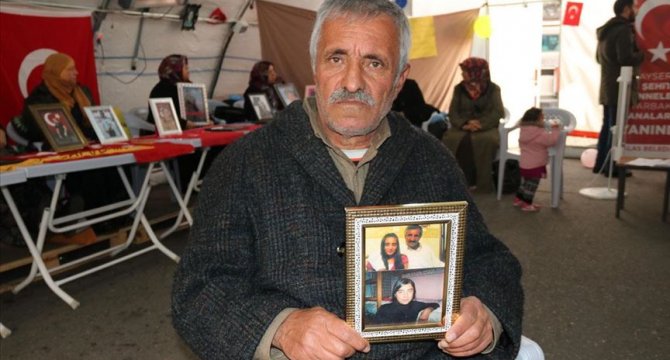 'Kızımdan bir haber almadan buradan ayrılmayacağım'