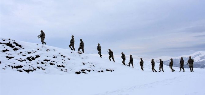 Jandarma kışın da teröristlere göz açtırmıyor