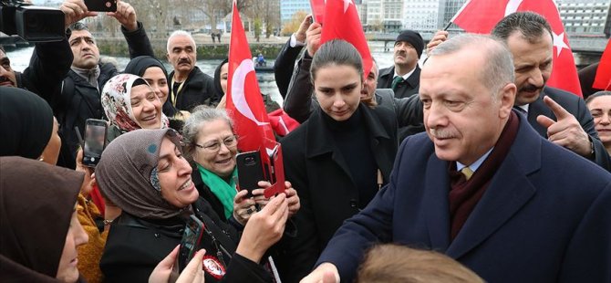 İsviçre’deki Türk vatandaşlarından Erdoğan’a coşkulu karşılama