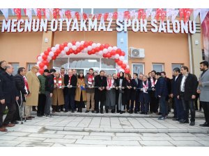 Mecnun Otyakmaz’ın ismi spor salonuna verildi