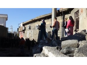 Diyarbakır’da mahalle sakinleri, çevik kuvvet ekibine ’tarihi’ taşlarla saldırdı