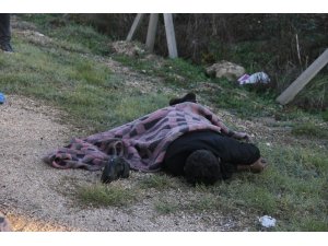 İple boğarak öldürdüler, cesedi yol kenarına attılar