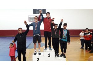 Kepez 3 sporcusuyla şampiyon oldu