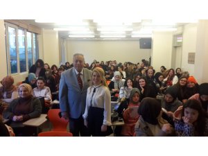 Üsküdar Üniversitesi’nde sigaranın zararları anlatılıyor