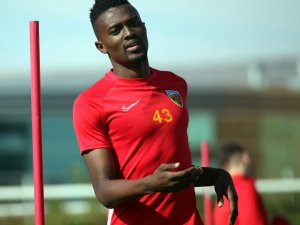 Bernard Mensah devreyi kapattı