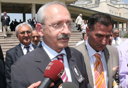 Gandi iktidar ortağını açıkladı