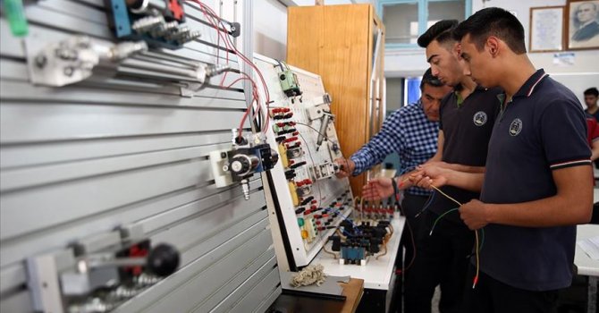 Özel mesleki ve teknik anadolu lisesi öğrencilerine eğitim desteği