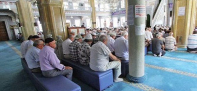 Camilerde tabure ve sandalye üzerinde namaz kılma devri kapandı