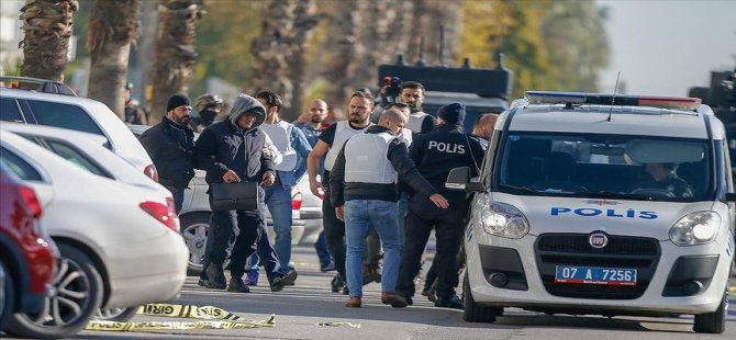 Antalya'da bir bankada silahlı soygun girişimi
